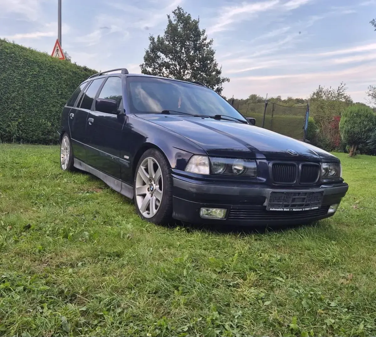 Gebraucht BMW 320 Basis 150 PS (110 kW) 1998 Blau Kombi