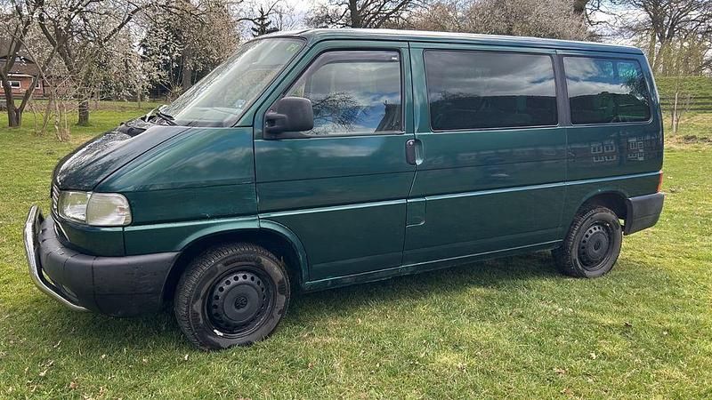 Grün Gebraucht 2004 VW Caravelle Van / Kleinbus | 7.500 € - Bild 1/4