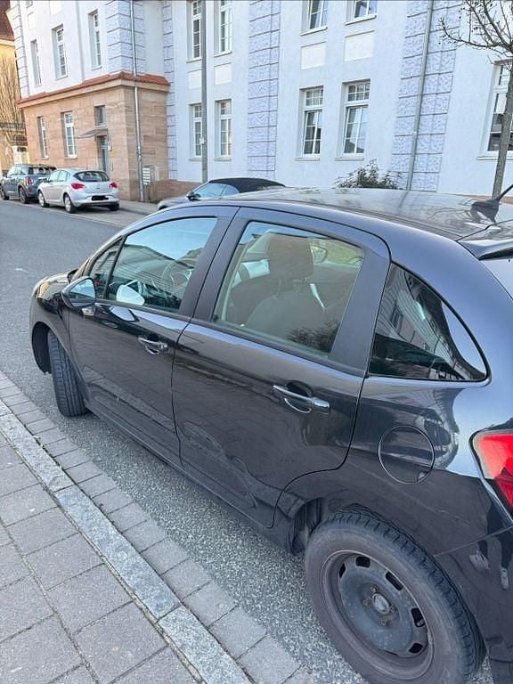 Gebraucht Citroën C3 SELECTION 95 PS (69 kW) 2012 Schwarz Limousine