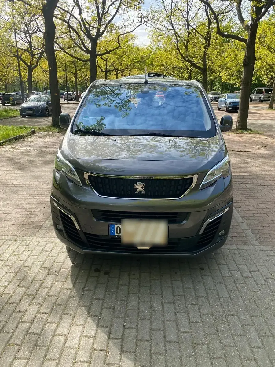 Gebraucht Peugeot Traveller Allure 145 PS (106 kW) 2021 Grau Van / Kleinbus