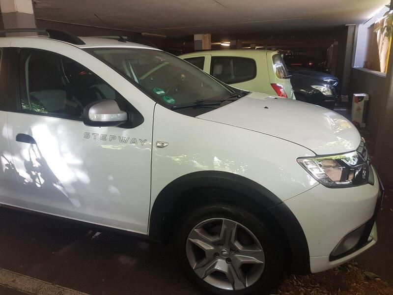 Weiß Gebraucht 2020 Dacia Logan Stepway Limousine | 10.990 € (Superpreis) - Bild 1/3
