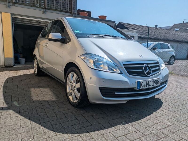 Silber Gebraucht 2012 Mercedes A160 Van / Kleinbus | 4.400 € (Fairer Preis) - Bild 1/4