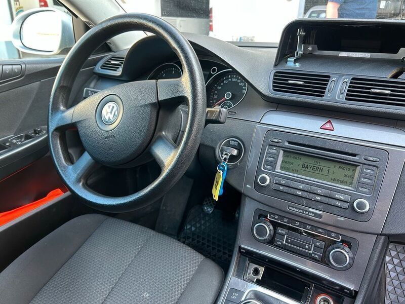 Gebraucht VW Passat Trendline 140 PS (102 kW) 2010 Silber Kombi