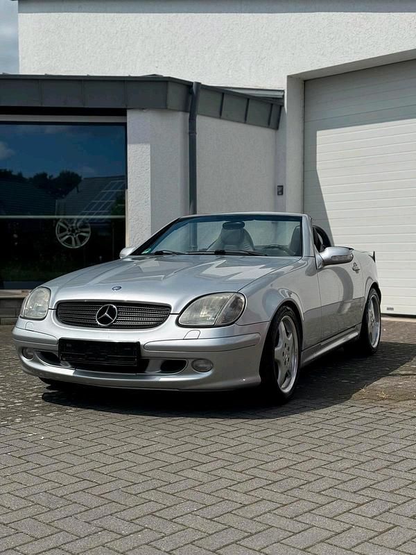 Gebraucht Mercedes SLK320 218 PS (160 kW) 2001 Silber Cabrio