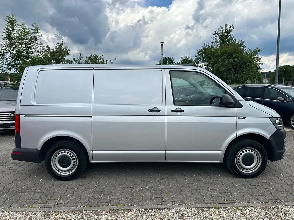 Gebraucht VW Transporter 102 PS (75 kW) 2020 Silber Van
