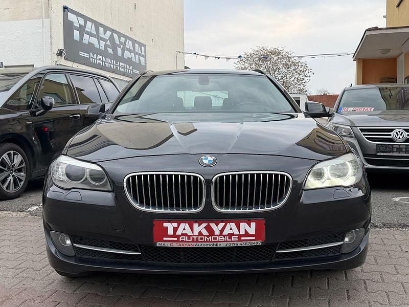 Gebraucht BMW 520 184 PS (135 kW) 2013 Grau Kombi