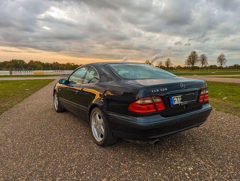 Gebraucht Mercedes CLK320 Elegance 218 PS (160 kW) 1999 Schwarz Coupé
