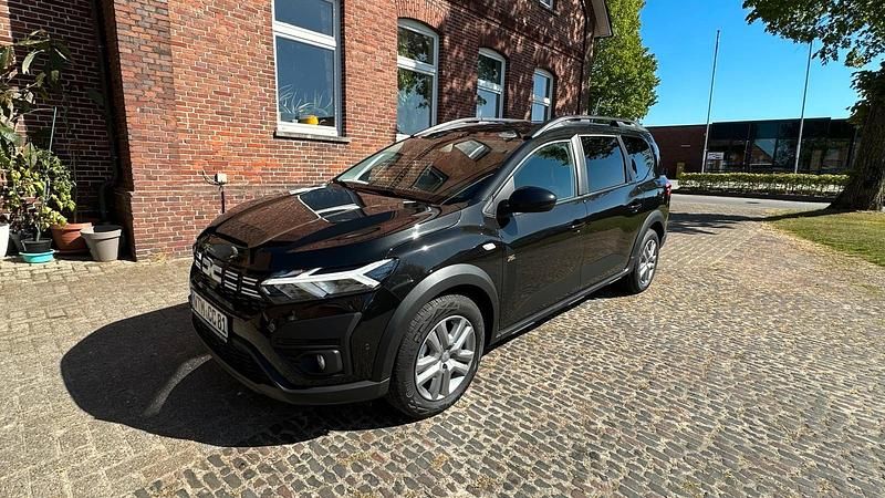 Gebraucht Dacia Jogger 110 PS (80 kW) 2023 Schwarz Van / Kleinbus