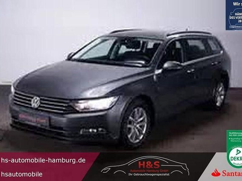 Deep black perleffekt Gebraucht 2016 VW Passat Trendline Kombi | 8.900 € (Guter Preis) - Bild 1/3
