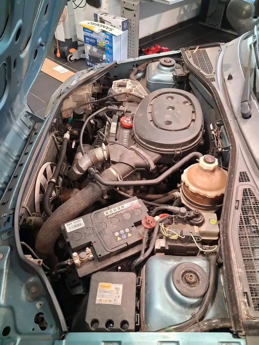Gebraucht Renault Clio 55 PS (40 kW) 1994 Blau Kleinwagen