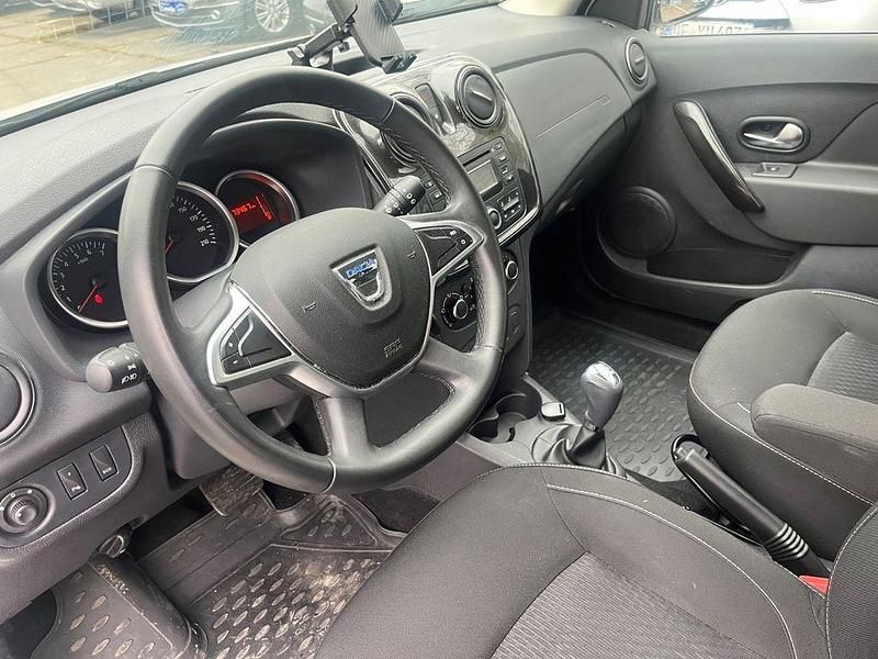 Gebraucht Dacia Sandero Lauréate 90 PS (66 kW) 2017 Weiß Limousine