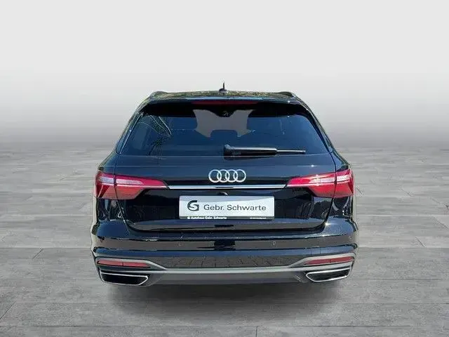 Gebraucht Audi A4 Exclusive 163 PS (119 kW) 2023 Schwarz Kombi