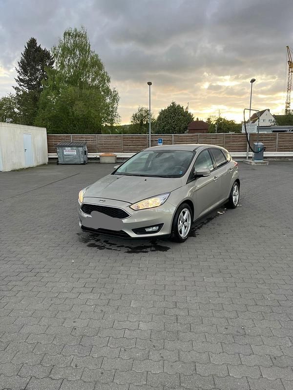 Second-hand Ford Focus 150 CP (110 kW) 2015 Bej Hatchback