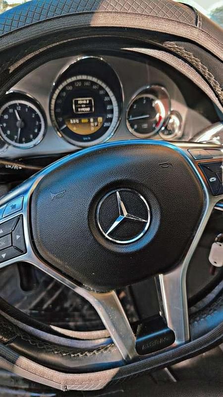 Gebraucht Mercedes E220 170 PS (125 kW) 2012 Schwarz Limousine