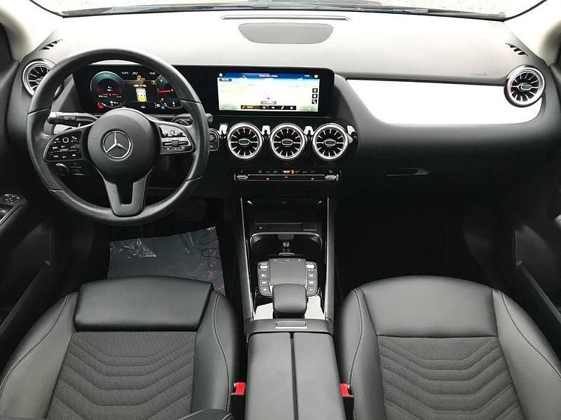 Gebraucht Mercedes B200 Style 150 PS (110 kW) 2022 Schwarz Van / Kleinbus