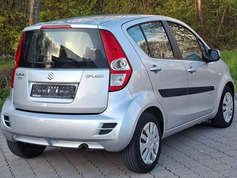Gebraucht Suzuki Splash Active+ 94 PS (69 kW) 2013 Silber Kleinwagen
