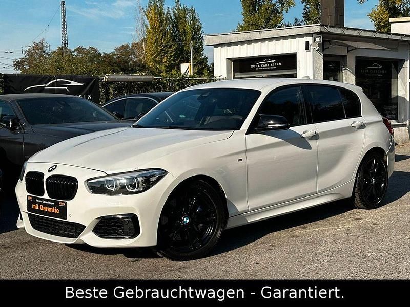 Weiß Gebraucht 2019 BMW M140 M Sport Limousine | 31.900 € (Fairer Preis) - Bild 1/4