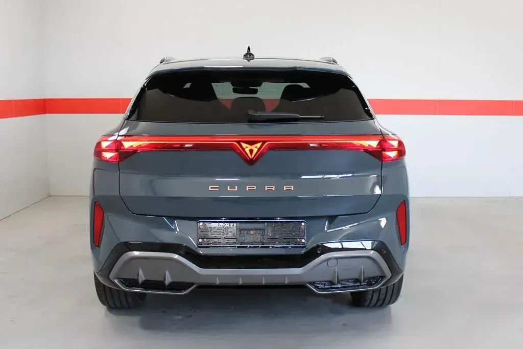Neu Cupra Terramar 272 PS (200 kW) 2026 Blau SUV