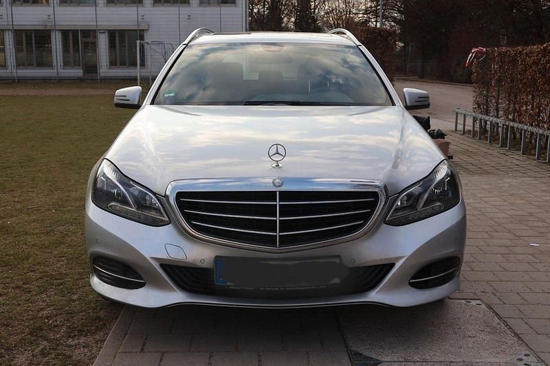 Gebraucht Mercedes E220 Edition 170 PS (125 kW) 2015 Silber Kombi
