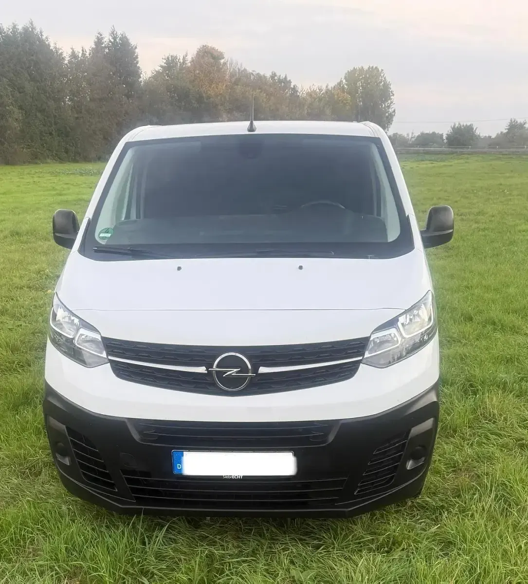 Gebraucht Opel Vivaro 144 PS (105 kW) 2023 Weiß Van / Kleinbus