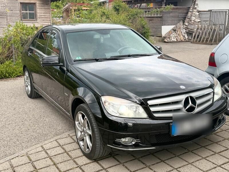 Schwarz Gebraucht 2009 Mercedes C320 Limousine | 4.000 € - Bild 1/4
