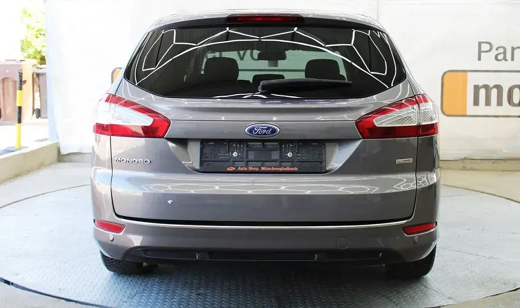 Gebraucht Ford Mondeo 160 PS (117 kW) 2012 Brisbane brown/lunar sky Kombi