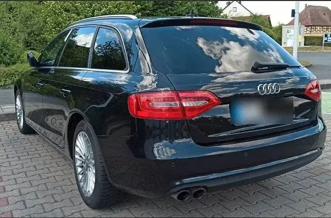Gebraucht Audi A4 Ambiente 177 PS (130 kW) 2014 Schwarz Kombi