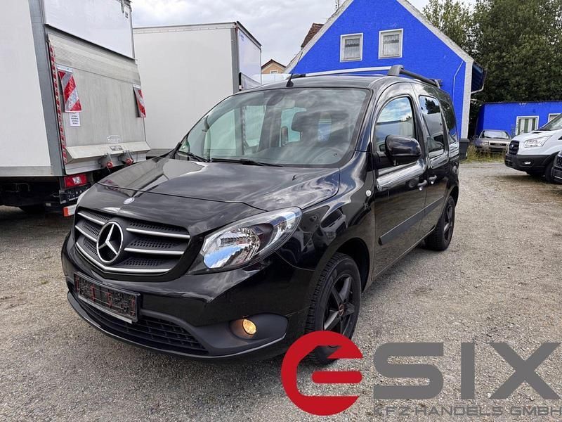 Schwarz Gebraucht 2018 Mercedes Citan 111 Kombi | 14.278 € (Fairer Preis) - Bild 1/4