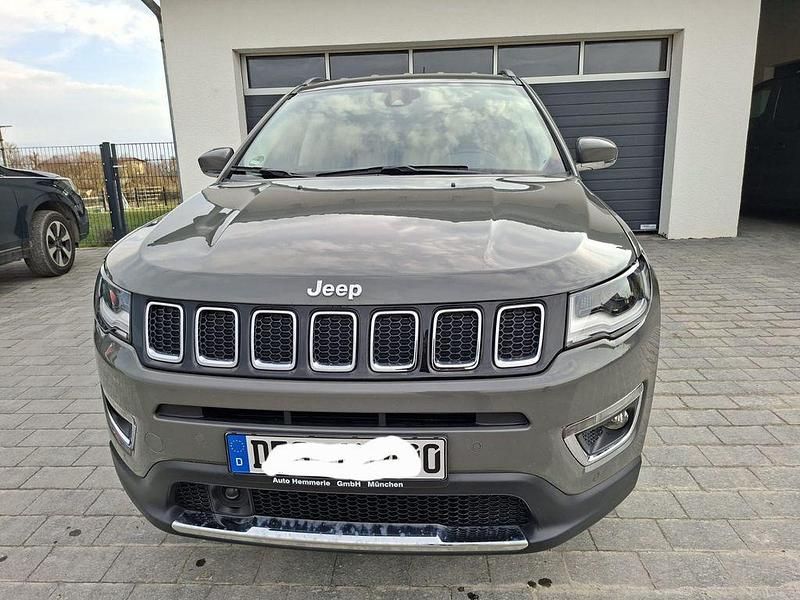 Gebraucht Jeep Compass Limited 170 PS (125 kW) 2020 Grau SUV