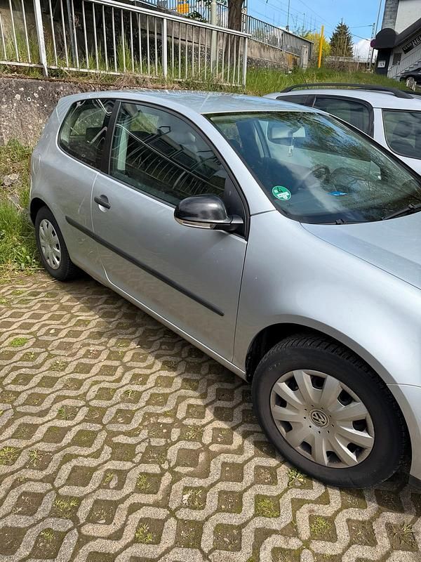 Second-hand VW Golf 2003 Argintiu Coupe