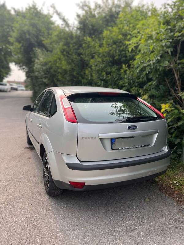 Gebraucht 2006 Ford Focus Fun X Limousine | 1.250 € (Fairer Preis) - Bild 1/4
