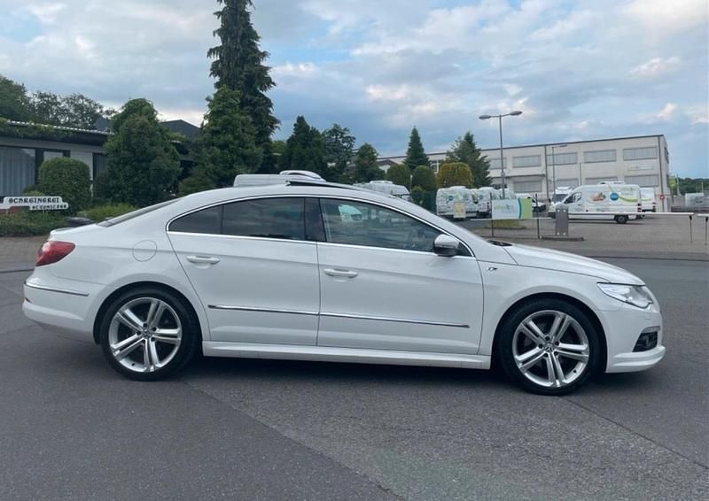 Gebraucht VW Passat R-line BlueMotion 143 PS (105 kW) 2011 Limousine