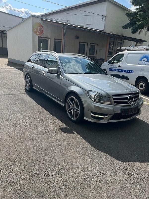 Grau Gebraucht 2012 Mercedes C220 Kombi | 9.499 € (Fairer Preis) - Bild 1/4