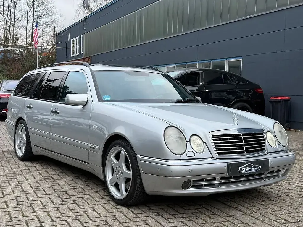 Gebraucht Mercedes E55 AMG AMG 354 PS (260 kW) 2000 Silber Limousine