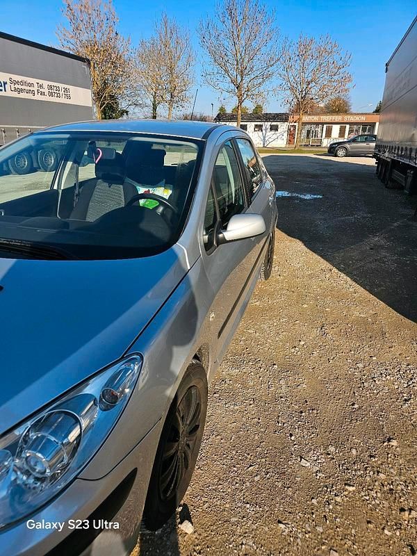 Gebraucht Peugeot 307 88 PS (64 kW) 2006 Silber Limousine