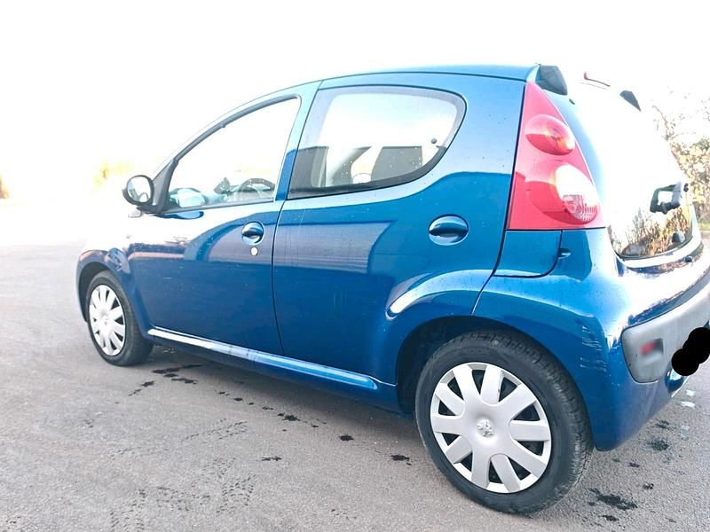 Gebraucht Peugeot 107 68 PS (50 kW) 2007 Blau Kleinwagen