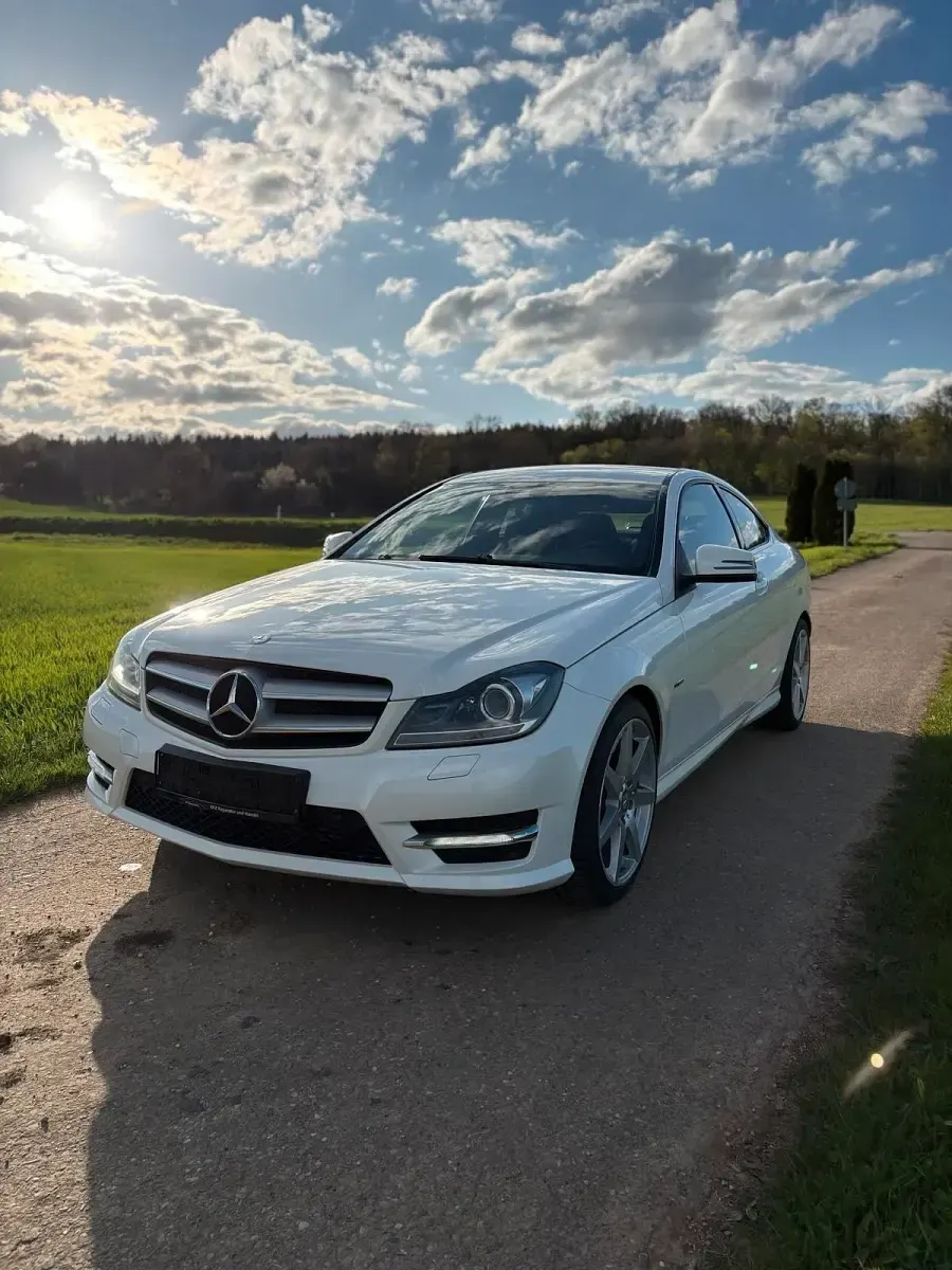 Gebraucht Mercedes C250 204 PS (150 kW) 2012 Weiß Coupé