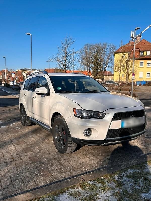Gebraucht Mitsubishi Outlander 156 PS (114 kW) 2010 Weiß SUV