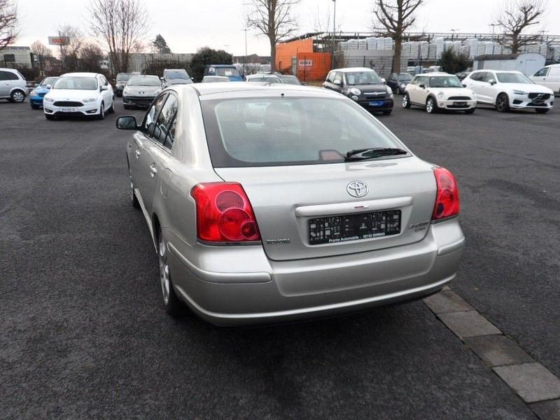 Gebraucht Toyota Avensis Executive 147 PS (108 kW) 2003 Silber Kleinwagen