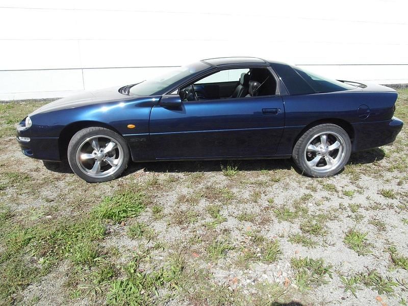 Blau Gebraucht 2000 Chevrolet Camaro LS Coupé | 9.650 € - Bild 1/4
