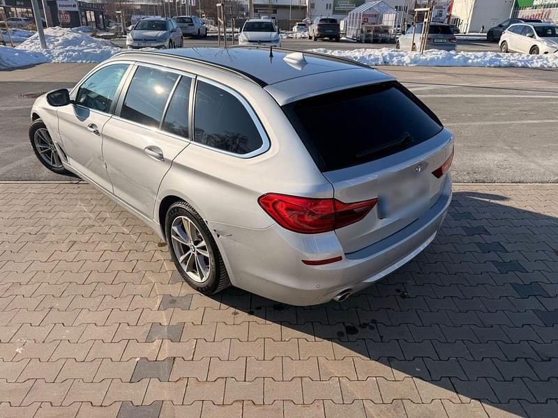 Gebraucht BMW 520 190 PS (139 kW) 2019 Silber Kombi