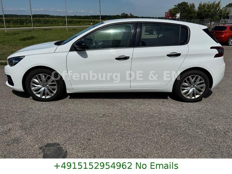 Gebraucht Peugeot 308 102 PS (75 kW) 2020 Weiß Limousine