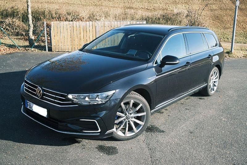Gebraucht VW Passat GTE 218 PS (160 kW) 2021 Schwarz Kombi