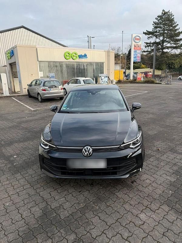 Gebraucht VW Golf VIII Life 116 PS (85 kW) 2024 Schwarz Limousine