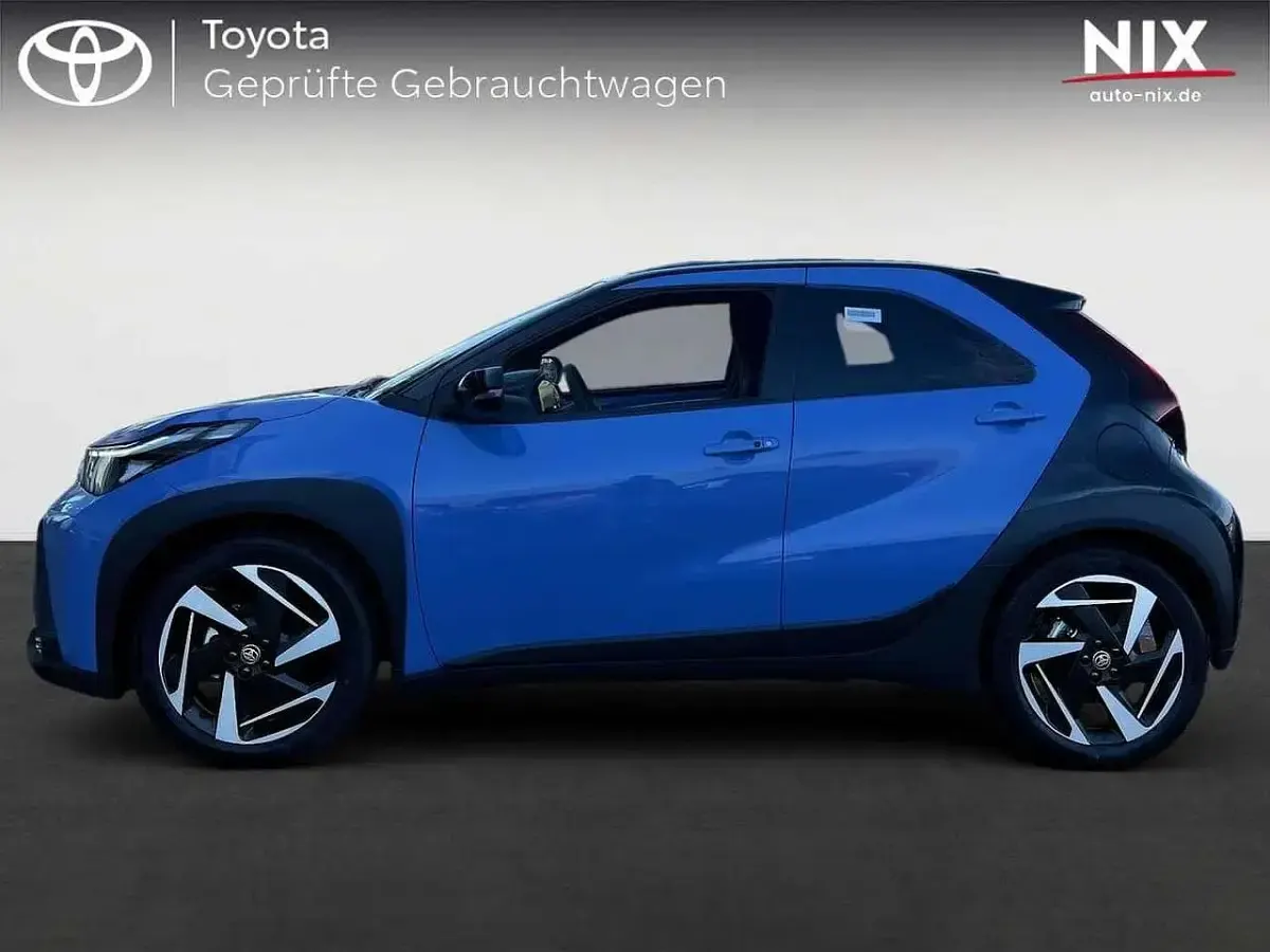 Neu Toyota Aygo X Lounge 116 PS (85 kW) 2026 Grün SUV