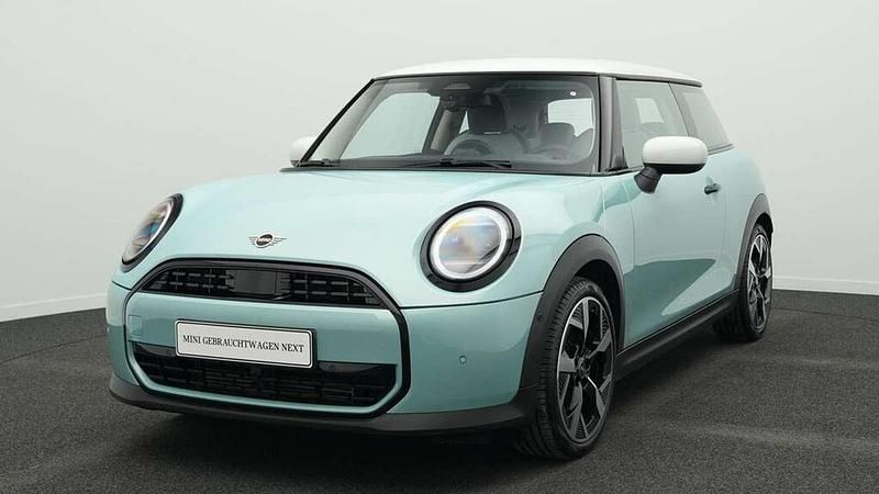 Grün Gebraucht 2024 Mini Cooper Classic Kleinwagen | 27.445 € (Fairer Preis) - Bild 1/4