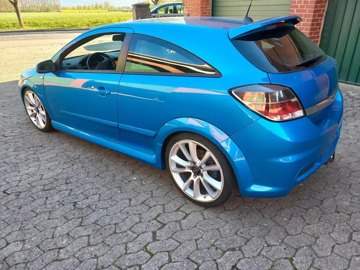 Usata Opel Astra OPC 241 CV (177 kW) 2005 Blu Berlina