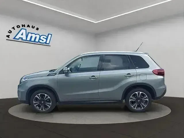 Gebraucht Suzuki Vitara Comfort+ 129 PS (94 kW) 2021 Grau SUV