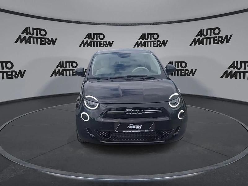 Neu Fiat 500e La Prima 63 kW (87 PS) 2026 Schwarz Limousine