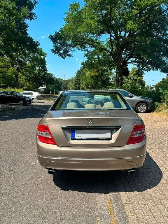 Gebraucht Mercedes 320 224 PS (164 kW) 2008 Beige Limousine